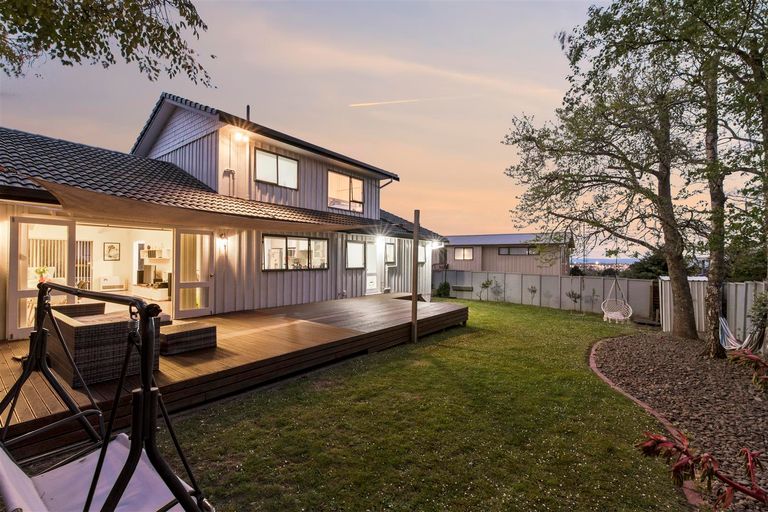 Photo of property in 24 Deodar Place, Totara Heights, Auckland, 2105