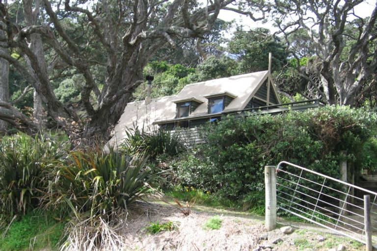 Photo of property in 128 Tangiora Avenue, Whangapoua, Coromandel, 3582