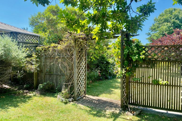 Photo of property in 17 Titoki Place, Kerikeri, 0294