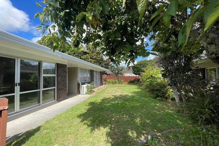 Photo of property in 2/8 Parera Place, Papatoetoe, Auckland, 2025
