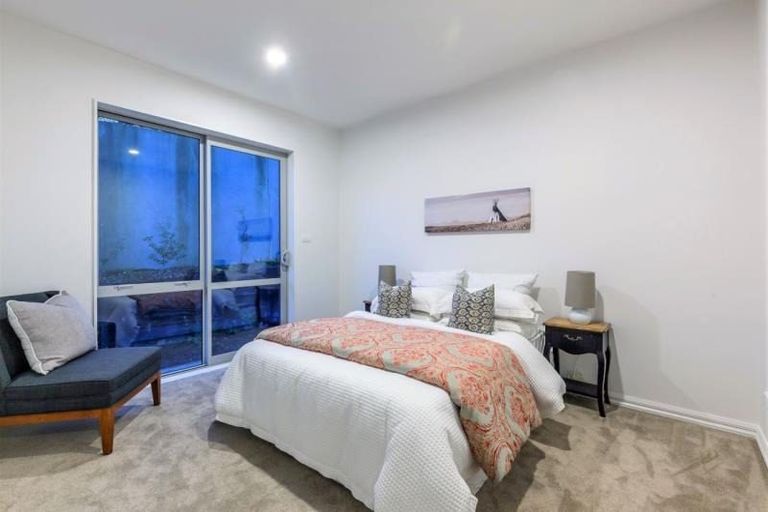 Photo of property in 10 Ian Gordon Lane, Orewa, 0931