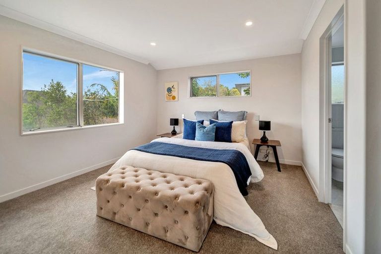 Photo of property in 23 Laurel Oak Drive, Schnapper Rock, Auckland, 0632