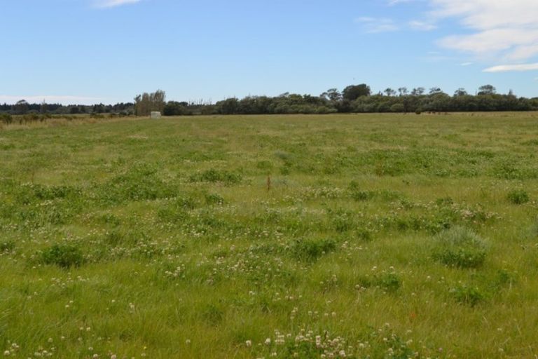 Photo of property in 1398 Main Road North, Waikuku, 7691