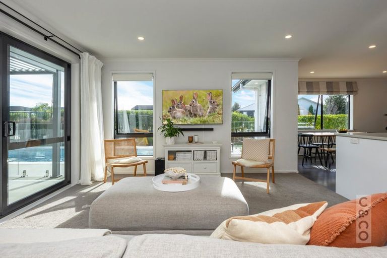 Photo of property in 19 Pohutukawa Parade, Riverhead, 0820