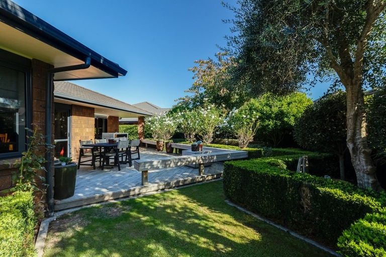 Photo of property in 17 Norfolk Drive, Cambridge, 3434