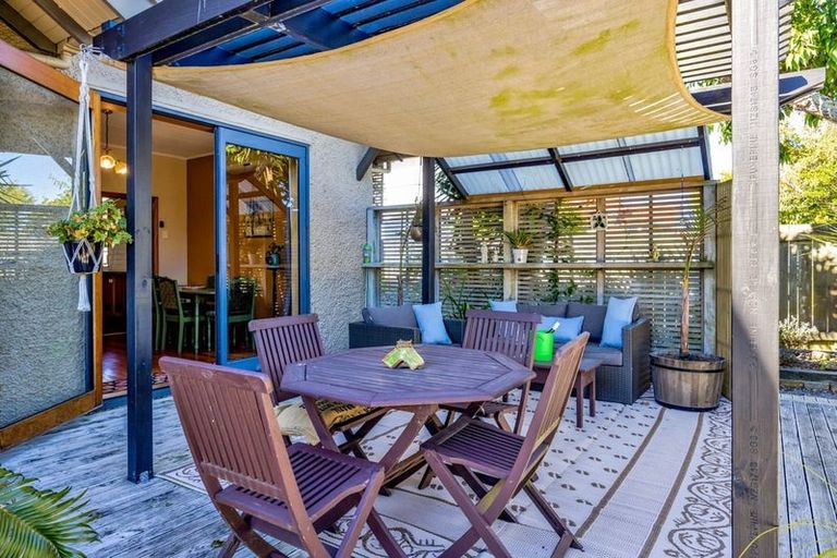 Photo of property in 70 Collins Street, Hawera, 4610