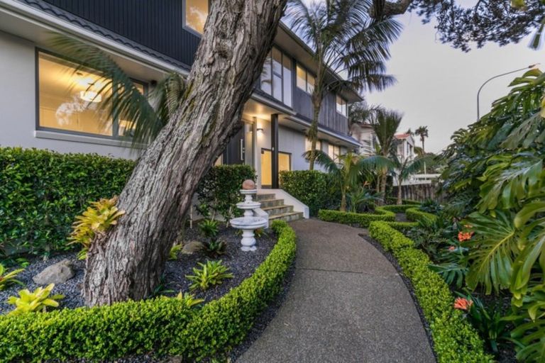 Photo of property in 1/2 Ocean View Road, Milford, Auckland, 0620