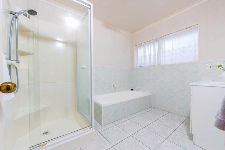 Photo of property in 20 Keswick Close, Northpark, Auckland, 2013