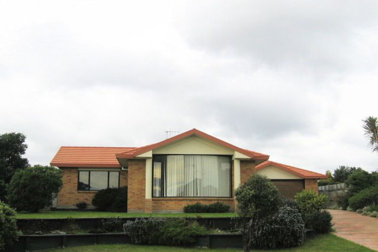 Photo of property in 18 Kotuku Drive, Paraparaumu Beach, Paraparaumu, 5032