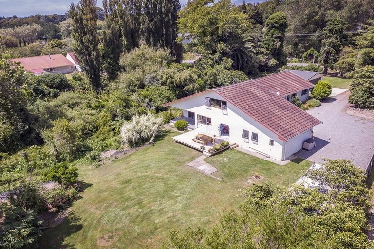 Photo of property in 531 Kawiu Road, Levin, 5572