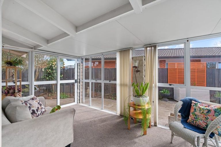 Photo of property in 25 Hillcrest Place, Avonhead, Christchurch, 8042