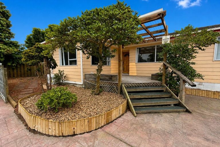 Photo of property in 23 Balloch Street, Randwick Park, Auckland, 2105