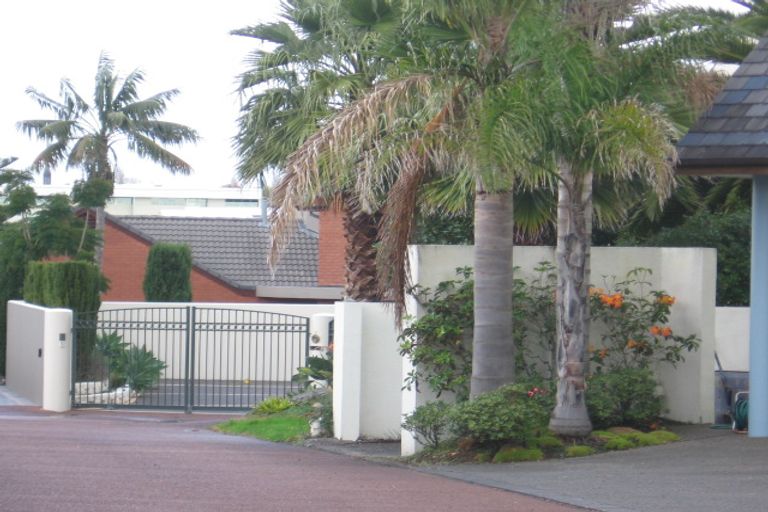 Photo of property in 15 Manor Park, Sunnyhills, Auckland, 2010