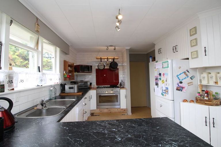 Photo of property in 19 Island View Road, Western Heights, Rotorua, 3015
