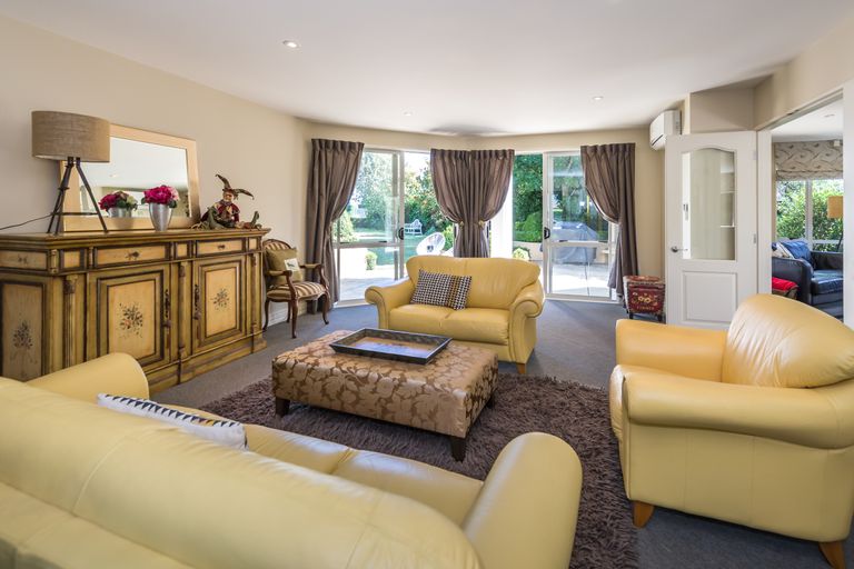 Photo of property in 6 Leabridge Mews, Harewood, Christchurch, 8051