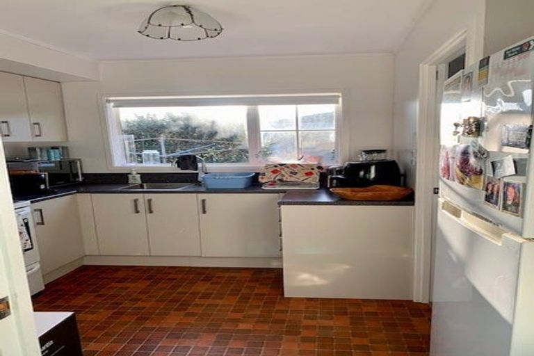 Photo of property in 2/14 Trafalgar Road, Milford, Auckland, 0620