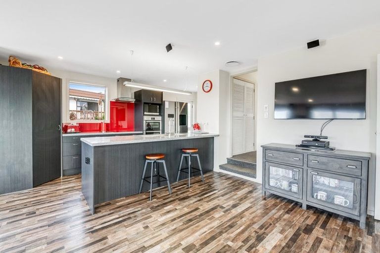 Photo of property in 6 Rakino Avenue, Manly, Whangaparaoa, 0930