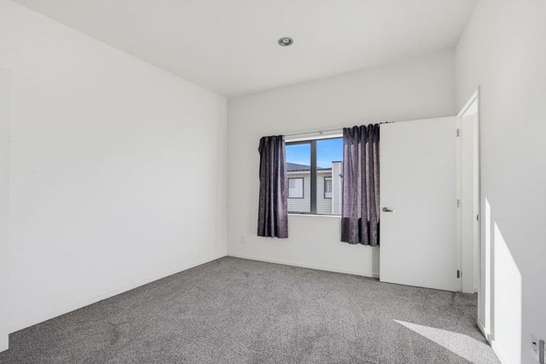 Photo of property in 11 Gordon Place, Newtown, Wellington, 6021