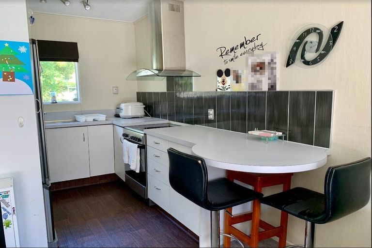 Photo of property in 2/13 Oswald Crescent, Paparangi, Wellington, 6037