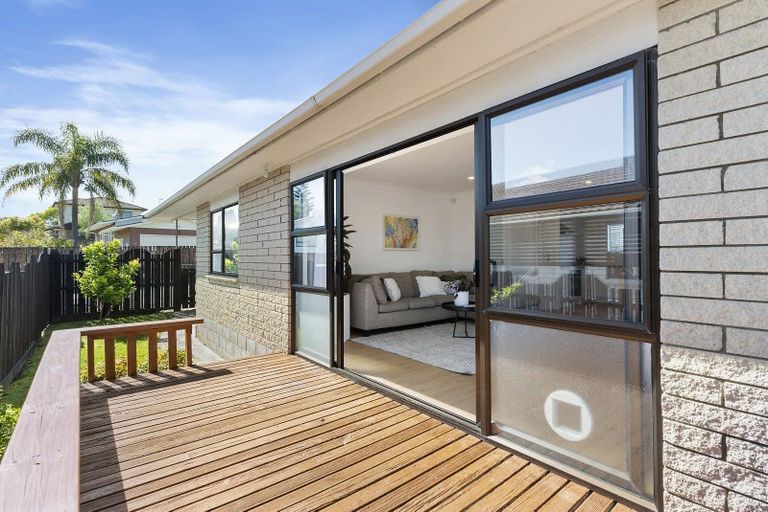 Photo of property in 2/74 Pah Road, Papatoetoe, Auckland, 2025