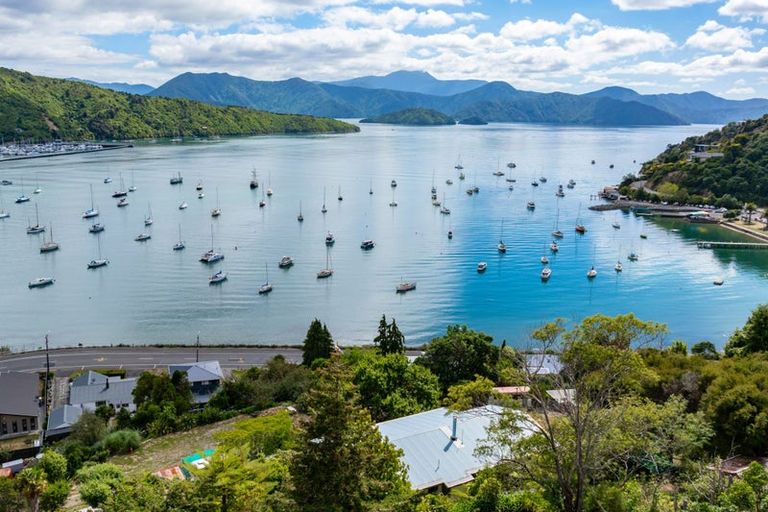 Photo of property in 324-328 Waikawa Road, Waikawa, Picton, 7220