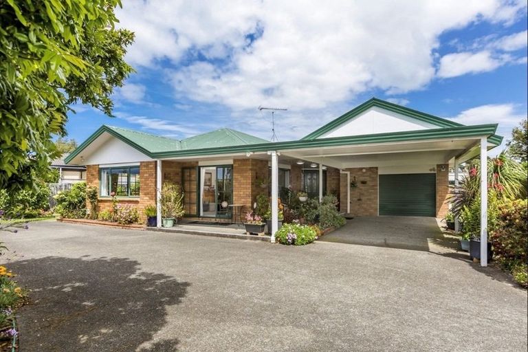 Photo of property in 11a Doment Crescent, Orewa, 0931