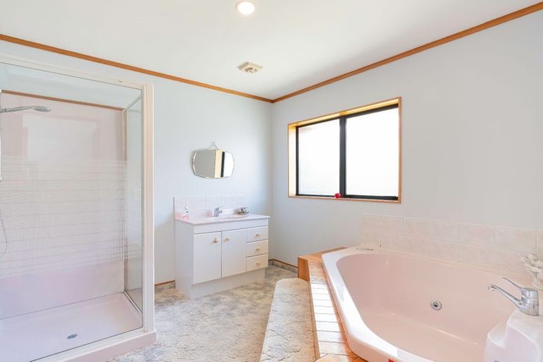 Photo of property in 74 Cedar Drive, Paraparaumu Beach, Paraparaumu, 5032