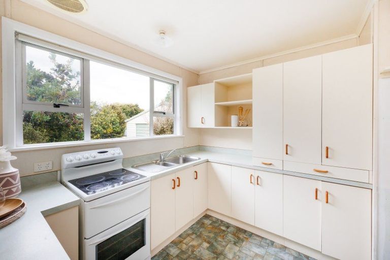 Photo of property in 6 Eton Place, Terrace End, Palmerston North, 4410