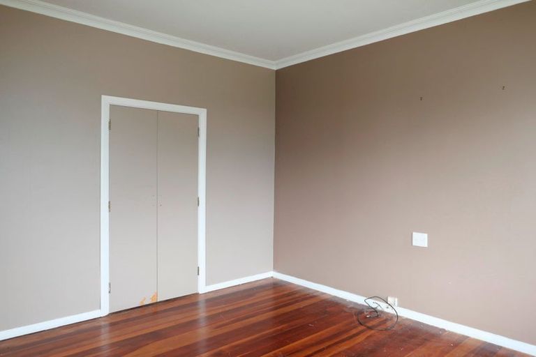 Photo of property in 166 Queen Street West, Levin, 5510