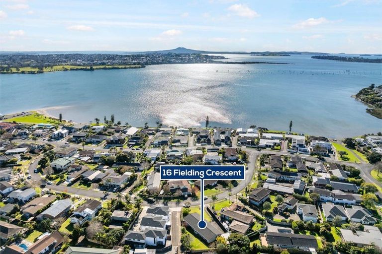Photo of property in 16 Fielding Crescent, Farm Cove, Auckland, 2012