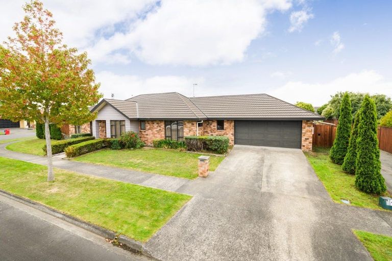 Photo of property in 1 Cleveland Heights, Kelvin Grove, Palmerston North, 4414