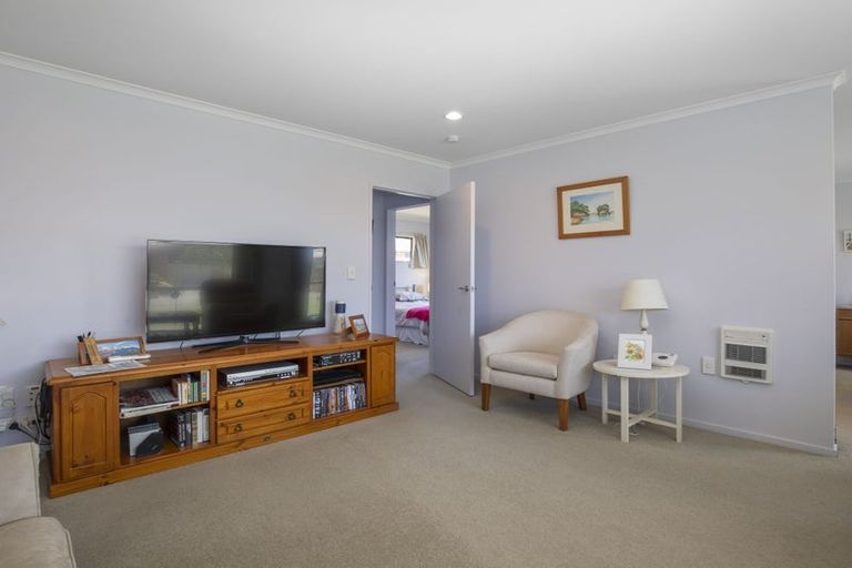 Photo of property in Rangeview Villas, 41/9 Fuller Close, Levin, 5510