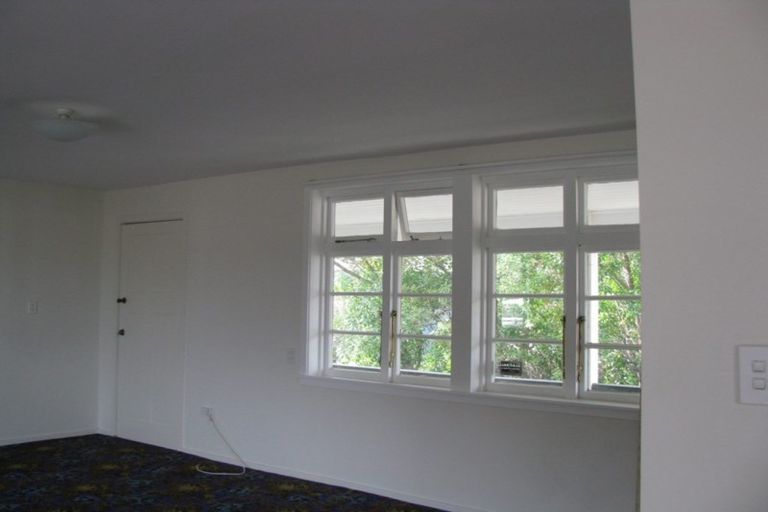 Photo of property in 2 Hawkhurst Road, Lyttelton, 8082