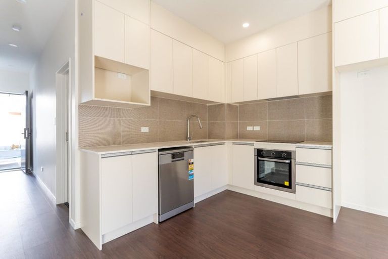 Photo of property in 4 Rangimarie Close, Opaheke, Papakura, 2113