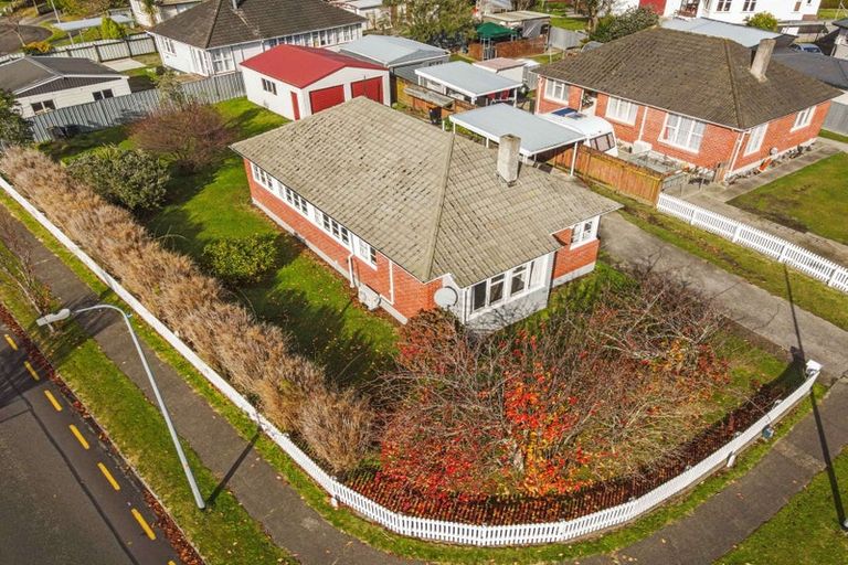 Photo of property in 6 Tilbury Avenue, Hokowhitu, Palmerston North, 4410