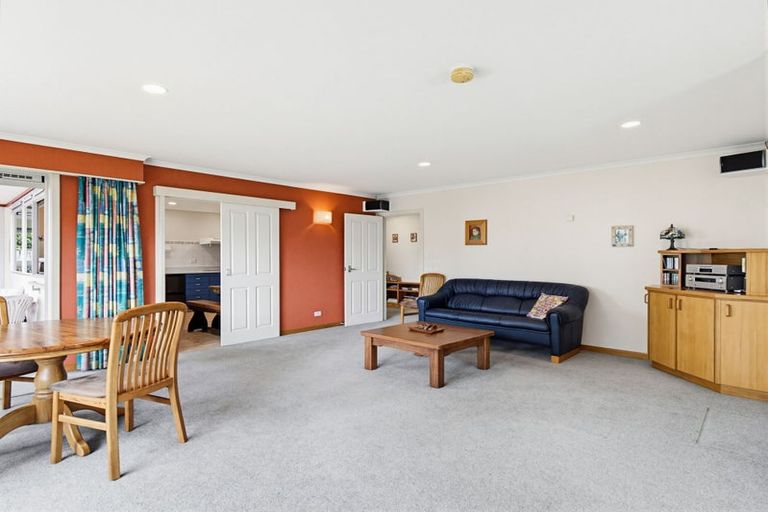 Photo of property in 25 Barraud Place, Pukehangi, Rotorua, 3015