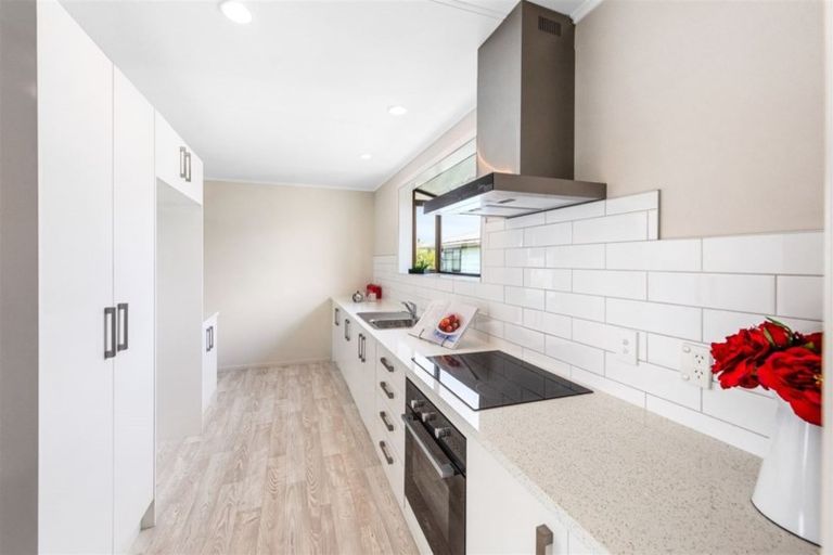 Photo of property in 8 Blake Road, Mangere East, Auckland, 2024