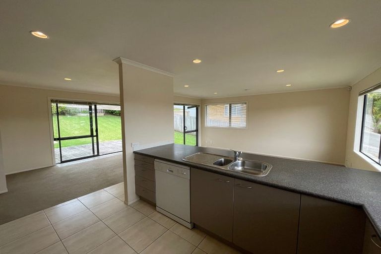 Photo of property in 21 Toomer Place, Beachlands, Auckland, 2018