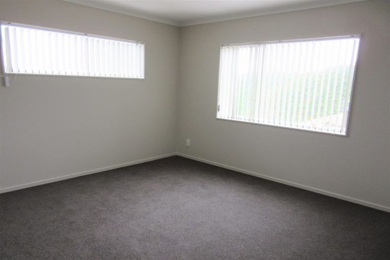 Photo of property in 7 Belize Grove, Grenada Village, Wellington, 6037