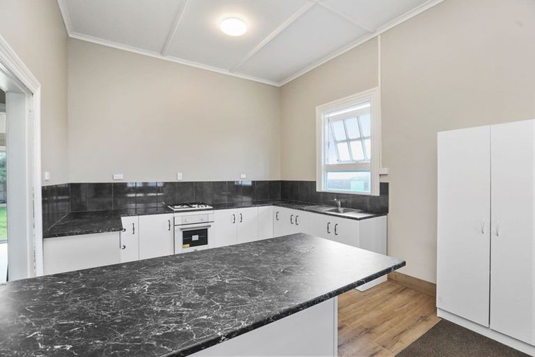 Photo of property in 75 Riemenschneider Street, Manaia, 4612