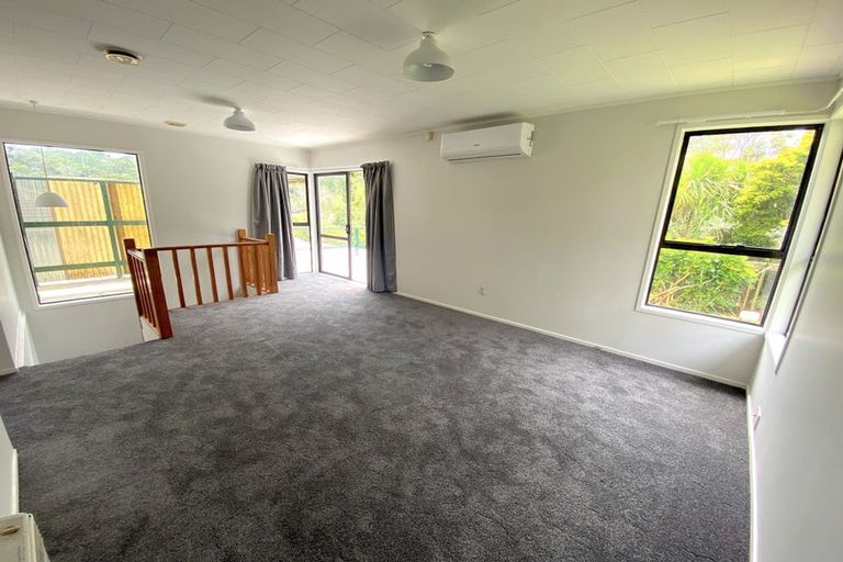 Photo of property in 30 Glastron Place, Bayview, Auckland, 0629