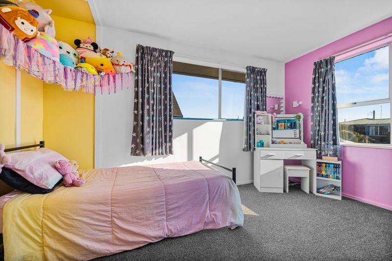 Photo of property in 12 Waratah Street, Avondale, Christchurch, 8061