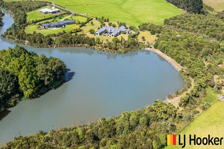 Photo of property in 98 Bushlake Way, Kingseat, Papakura, 2580