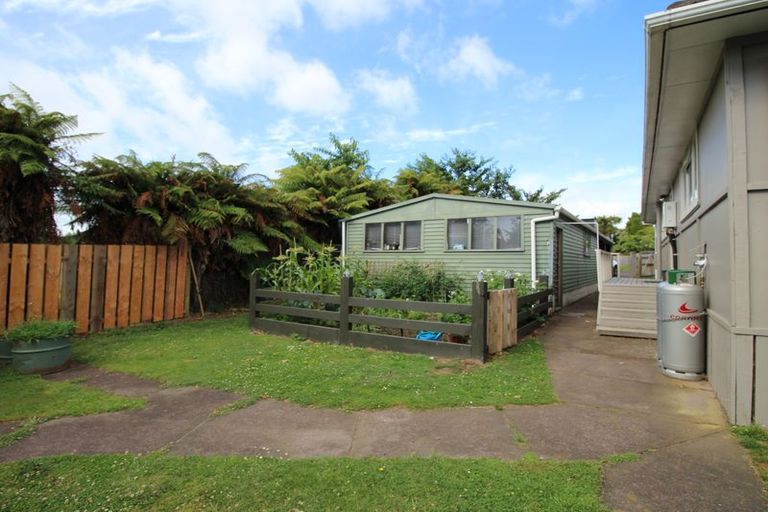 Photo of property in 19 Island View Road, Western Heights, Rotorua, 3015
