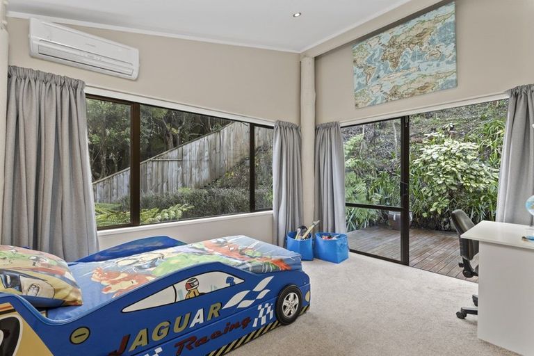 Photo of property in 35 Rosecamp Road, Beach Haven, Auckland, 0626