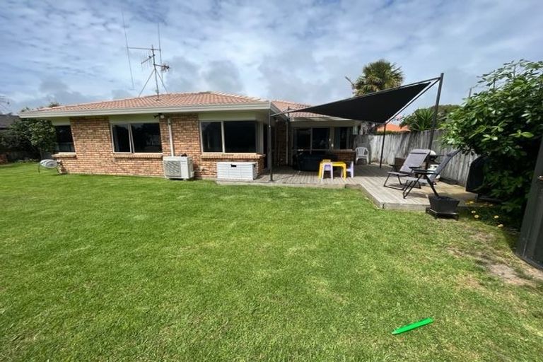 Photo of property in 17 Kalmia Dell, Mount Maunganui, 3116