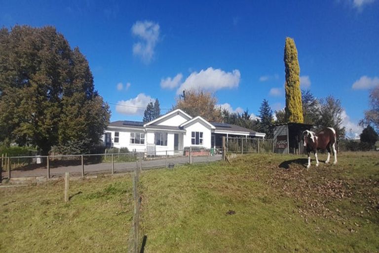 Photo of property in 1915 State Highway 2, Waipukurau, 4275