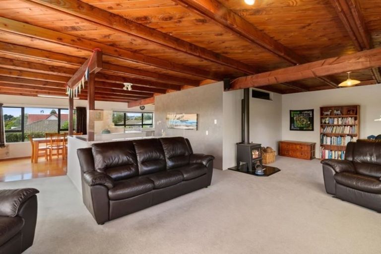 Photo of property in 41 Waitawa Place, Lynmore, Rotorua, 3010