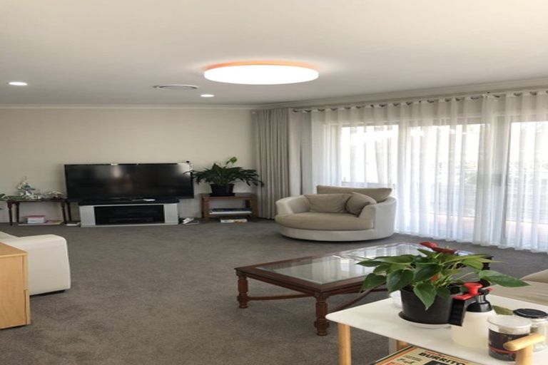 Photo of property in 194 Bleakhouse Road, Mellons Bay, Auckland, 2014