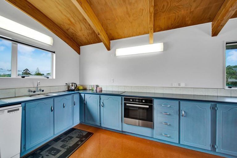 Photo of property in 26 Third Avenue, Urenui, 4377